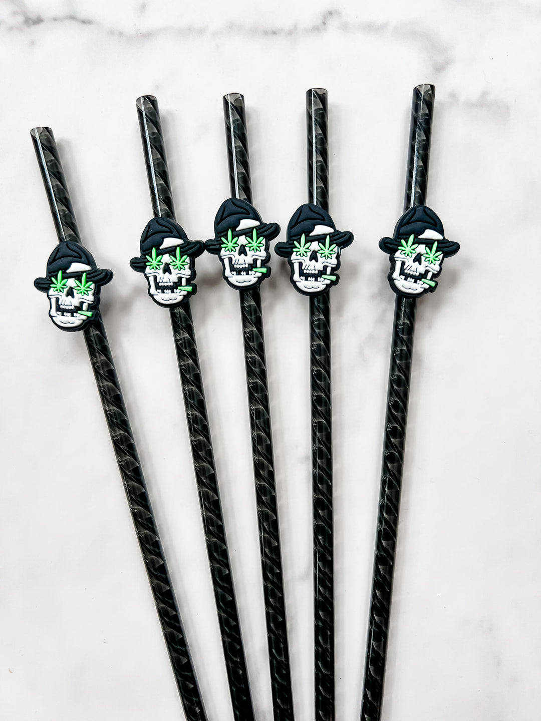 Marijuana skull straw charm pack